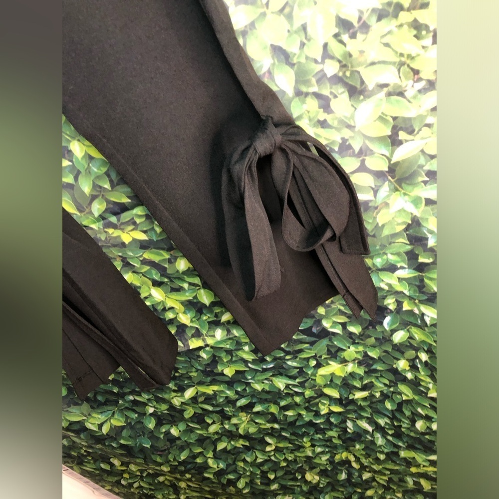 Elegant Black Women's Pants with Bow Detail - Picture 6 of 13